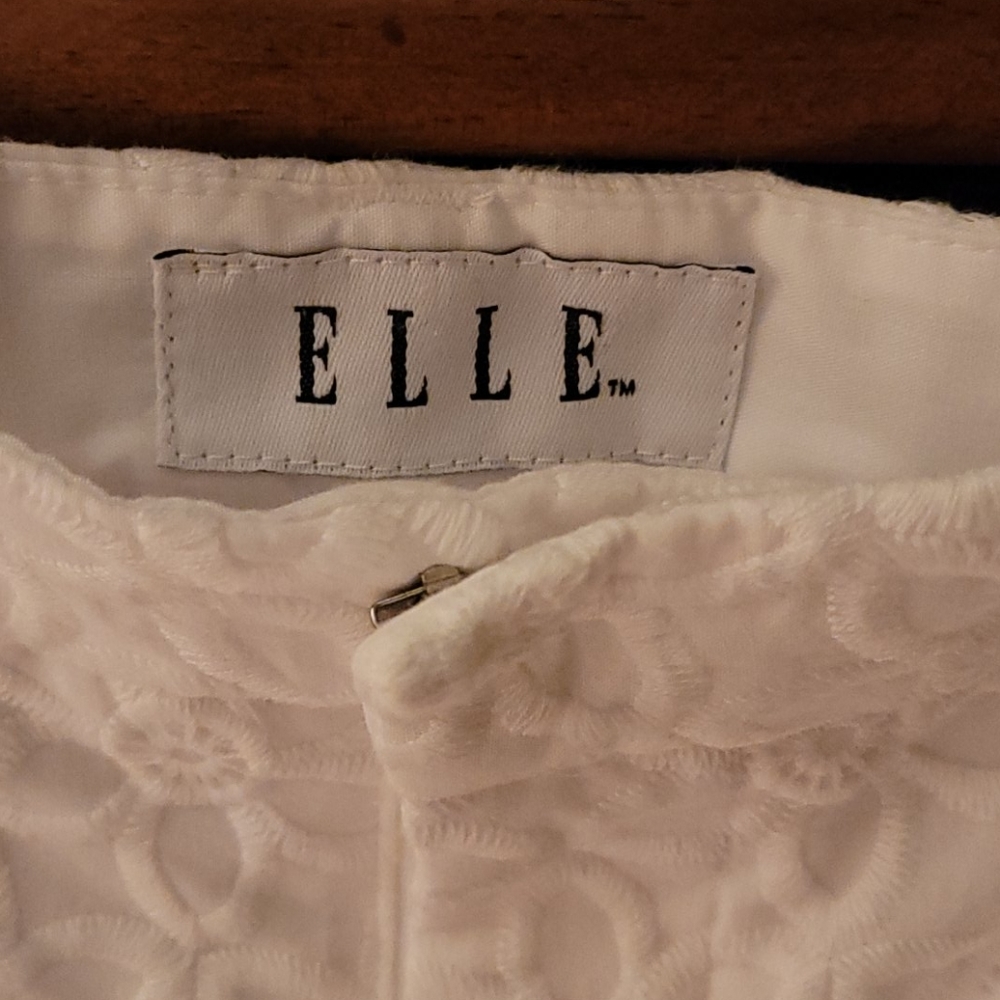 Shorts - Picture 2 of 7